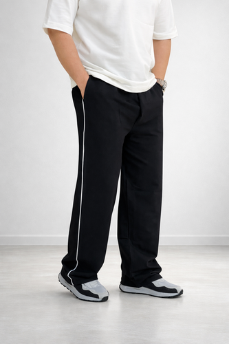 شلوار اسپرت خطدار مدلِ راحت (Relaxed Fit)